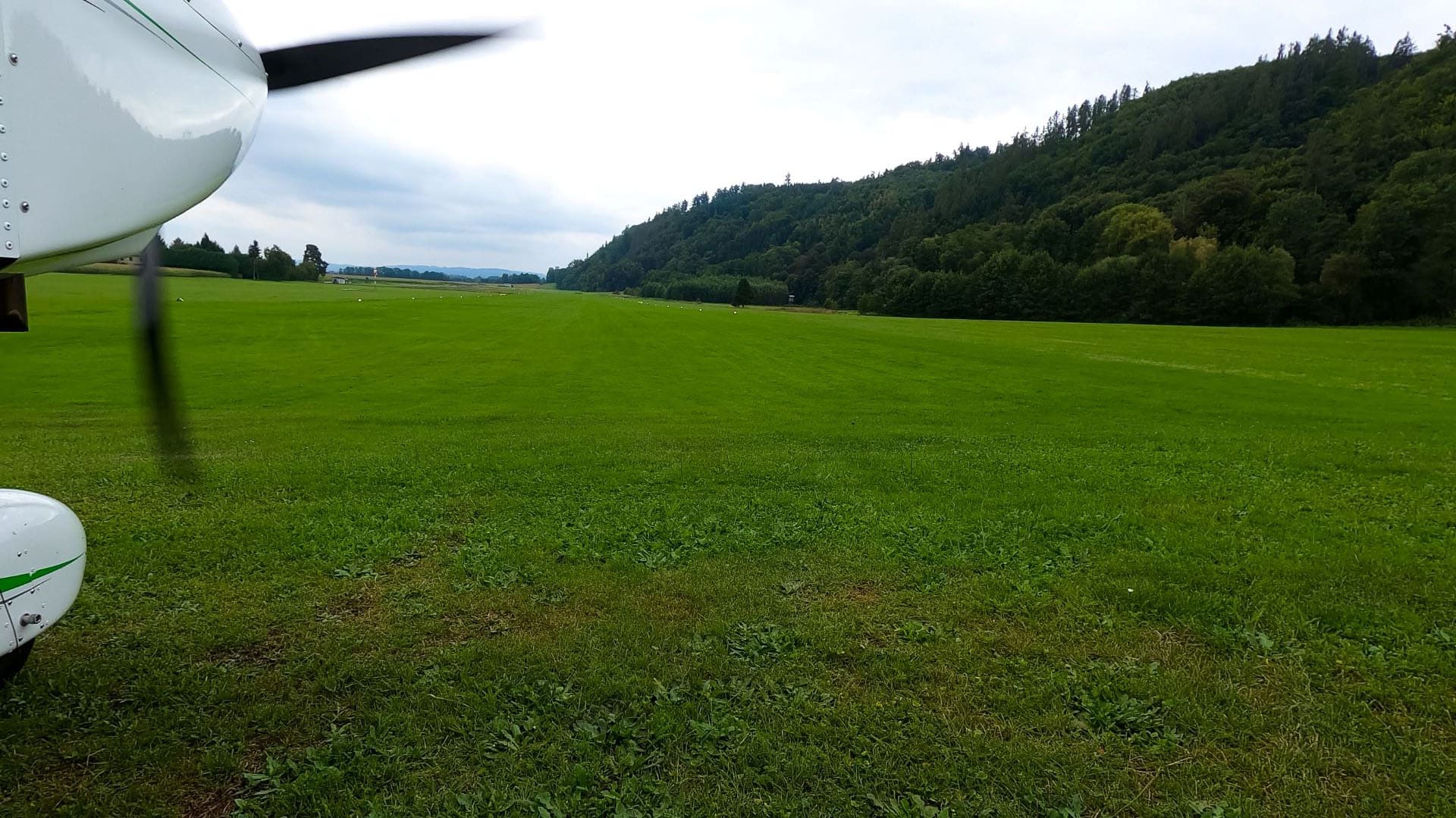 Ultraleichtflugzeug Take-Off am Flugplatz Eferding