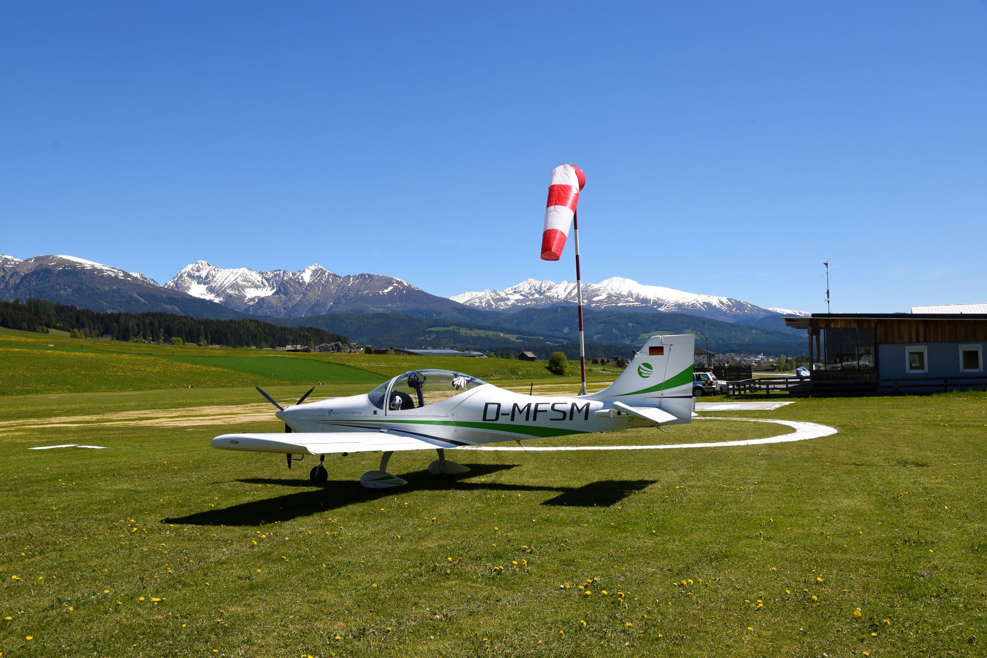Flugstunde Alpentour, Flugplatz Mauterndorf LOSM und fantastisches Alpenpanorama