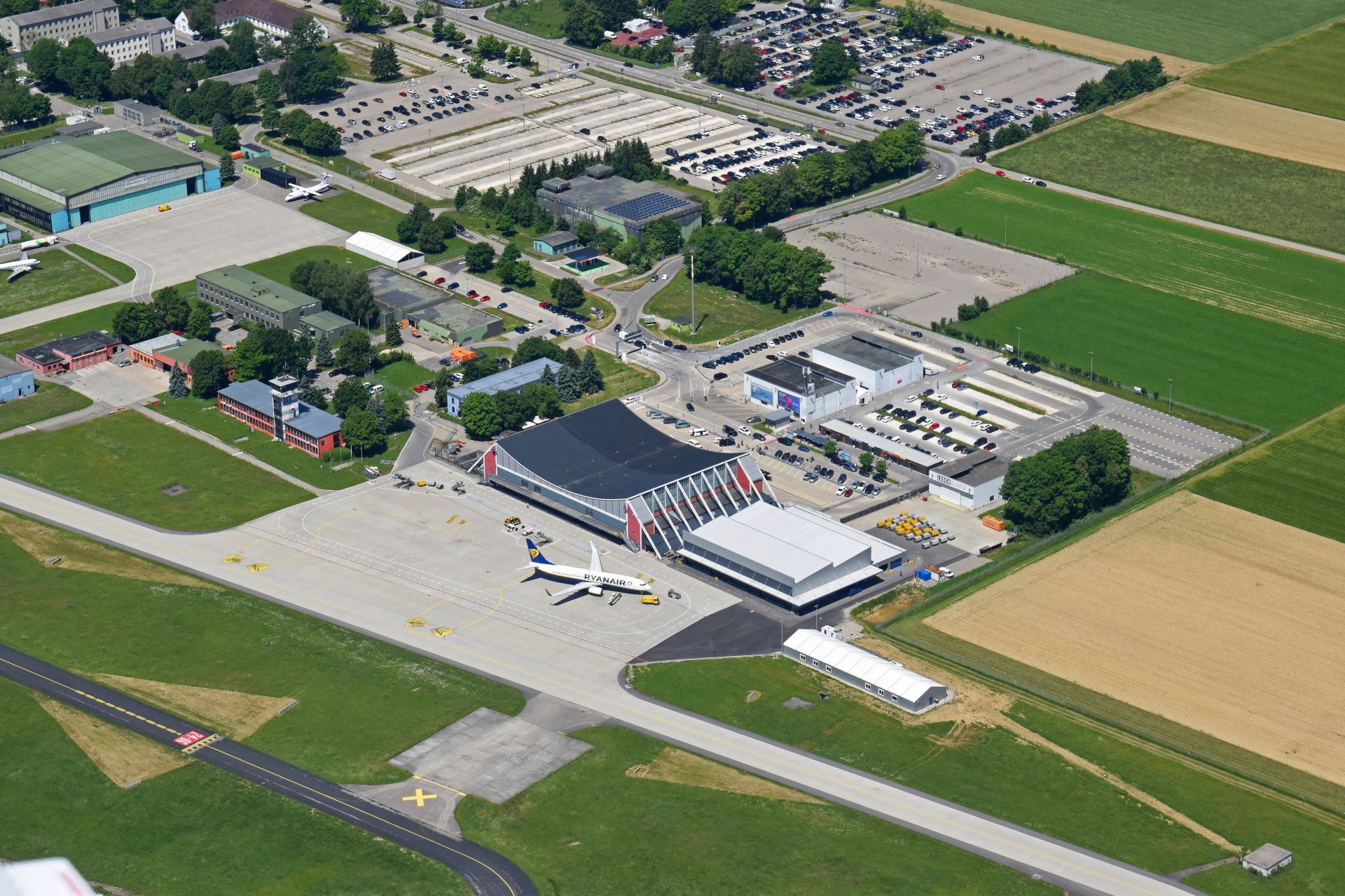 Flugstunde Tour - Überflug Flughafen Memmingen, Allgäu, EDJA